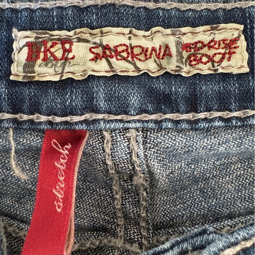 BKE Sabrina Mid Rise Boot Cut Jeans Size 30 - Picture 9 of 16